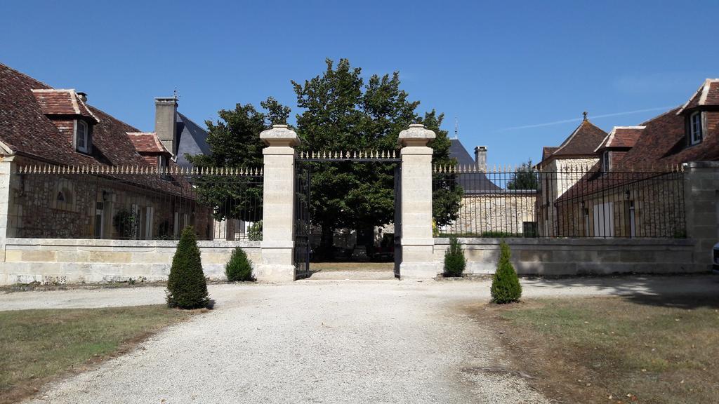 Domaine De La Rocque Bed and Breakfast Liorac-sur-Louyre Exteriör bild
