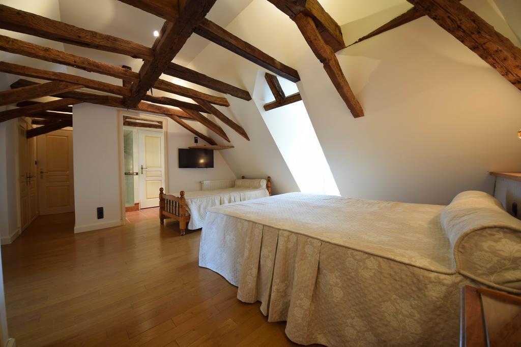 Domaine De La Rocque Bed and Breakfast Liorac-sur-Louyre Exteriör bild
