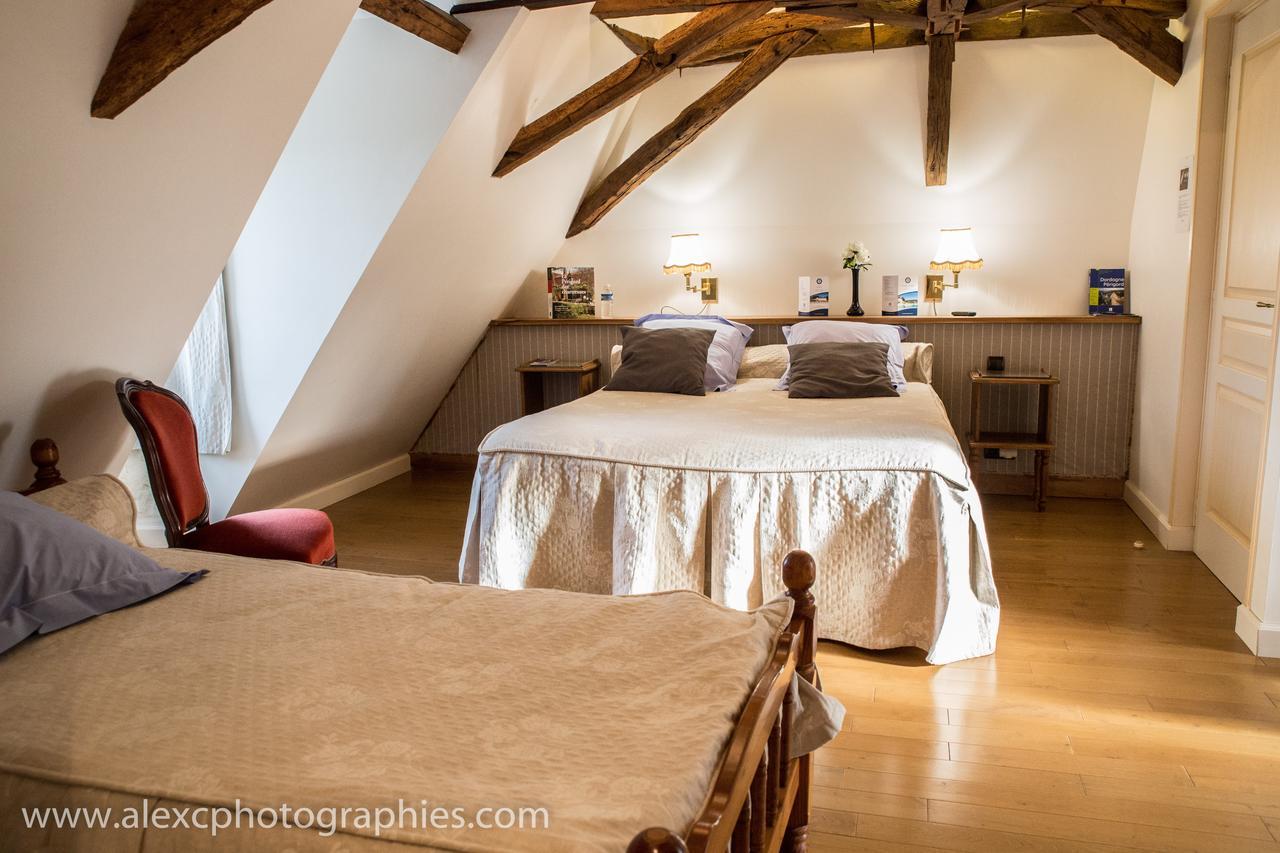 Domaine De La Rocque Bed and Breakfast Liorac-sur-Louyre Exteriör bild